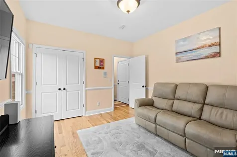 160 Lozier Terrace River Edge NJ 07661