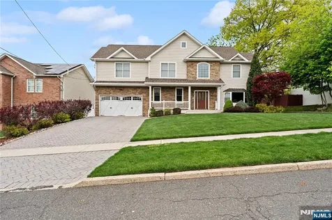 160 Lozier Terrace River Edge NJ 07661