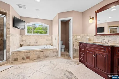 160 Lozier Terrace River Edge NJ 07661