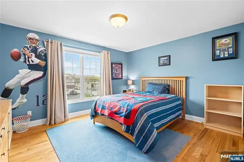 160 Lozier Terrace River Edge NJ 07661