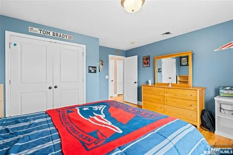 160 Lozier Terrace River Edge NJ 07661