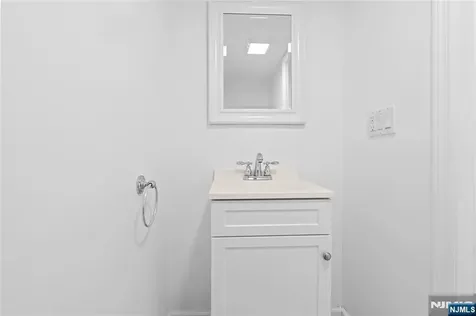 160 Lozier Terrace River Edge NJ 07661