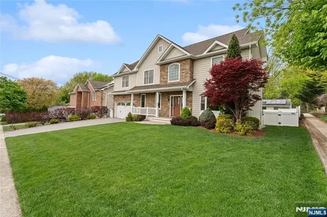 160 Lozier Terrace River Edge NJ 07661