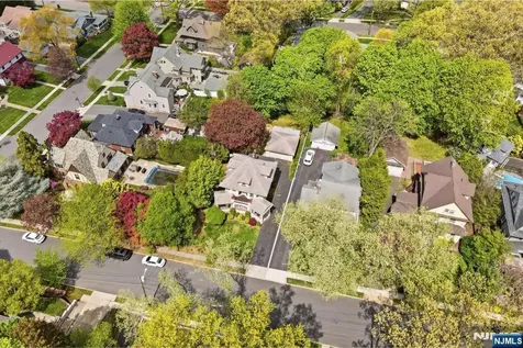 18 Irving Place Nutley NJ 07110