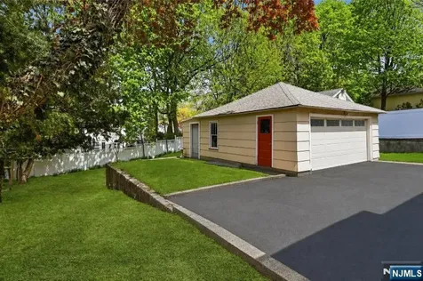 18 Irving Place Nutley NJ 07110
