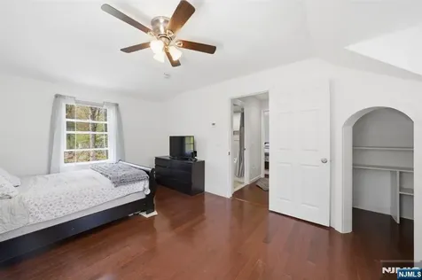 32 Pine Hill Road Mahwah NJ 07430