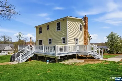 32 Pine Hill Road Mahwah NJ 07430