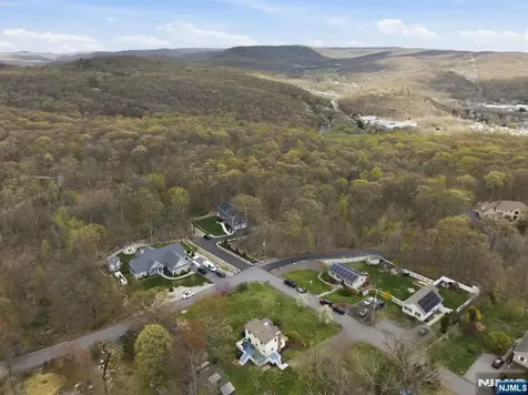 32 Pine Hill Road Mahwah NJ 07430