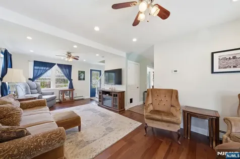 32 Pine Hill Road Mahwah NJ 07430
