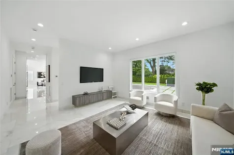 44 Floral Terrace Tenafly NJ 07670