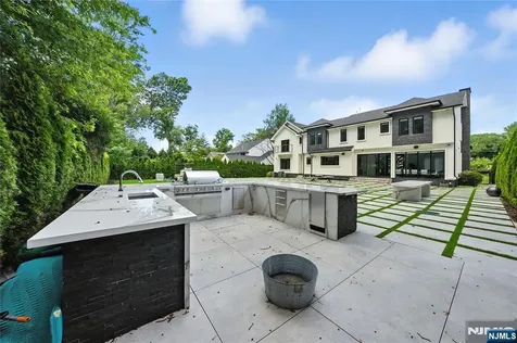 44 Floral Terrace Tenafly NJ 07670