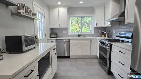 446 Maple Hill Drive Hackensack NJ 07601