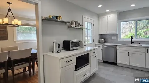 446 Maple Hill Drive Hackensack NJ 07601