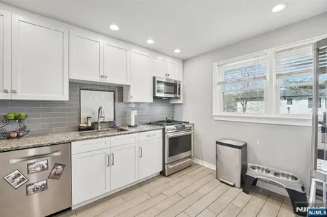 676 Rutgers Place Paramus NJ 07652