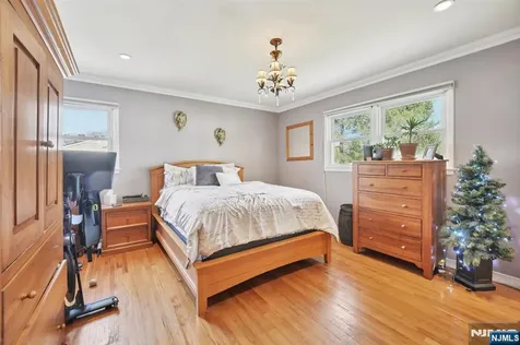 676 Rutgers Place Paramus NJ 07652