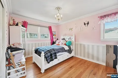676 Rutgers Place Paramus NJ 07652