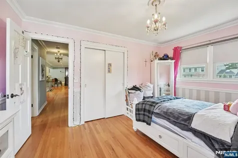 676 Rutgers Place Paramus NJ 07652