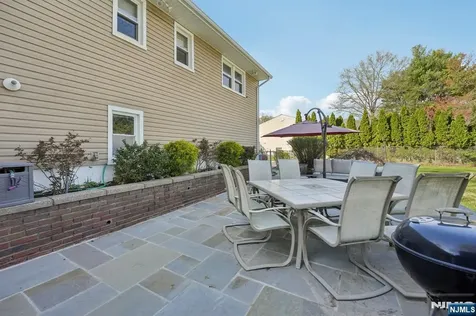 676 Rutgers Place Paramus NJ 07652