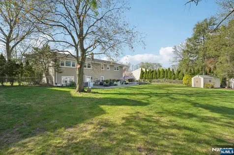 676 Rutgers Place Paramus NJ 07652