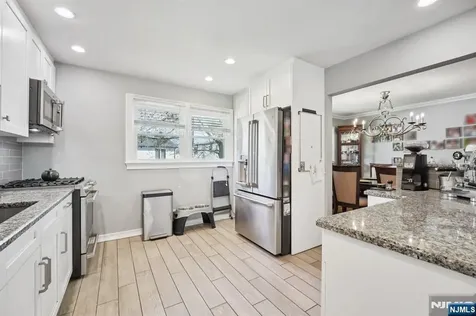 676 Rutgers Place Paramus NJ 07652