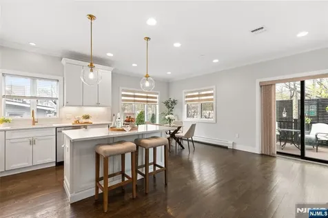 519 Walnut Street Fort Lee NJ 07024