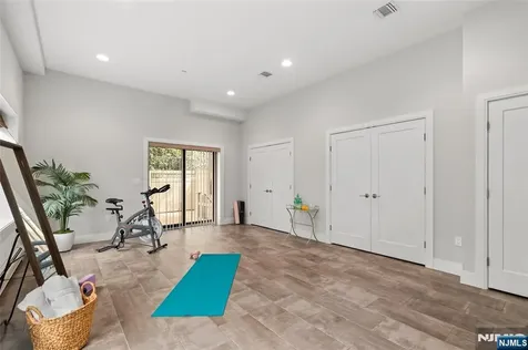 519 Walnut Street Fort Lee NJ 07024