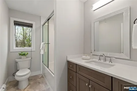 519 Walnut Street Fort Lee NJ 07024