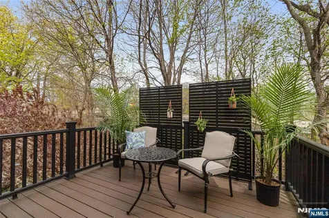 519 Walnut Street Fort Lee NJ 07024