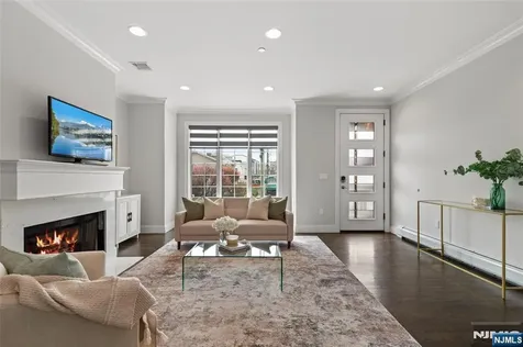 519 Walnut Street Fort Lee NJ 07024