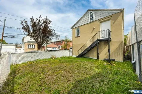 826 7th Street Secaucus NJ 07094
