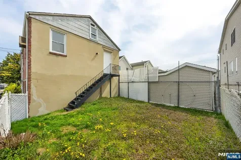 826 7th Street Secaucus NJ 07094