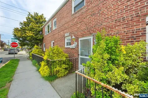 826 7th Street Secaucus NJ 07094