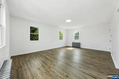 826 7th Street Secaucus NJ 07094