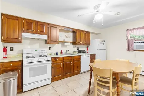 114 Van Dam Avenue Bloomingdale NJ 07403
