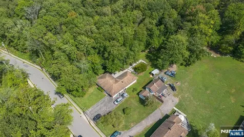 114 Van Dam Avenue Bloomingdale NJ 07403