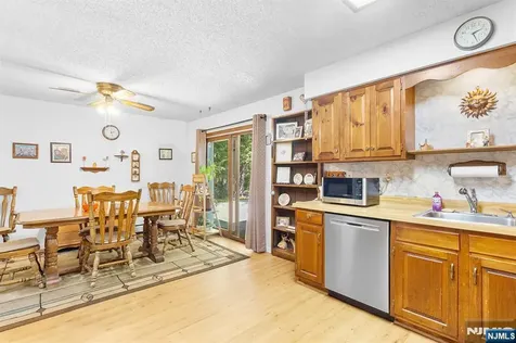 114 Van Dam Avenue Bloomingdale NJ 07403