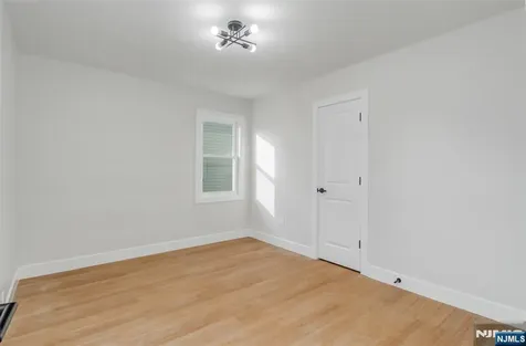 150 Hansbury Avenue Newark NJ 07112