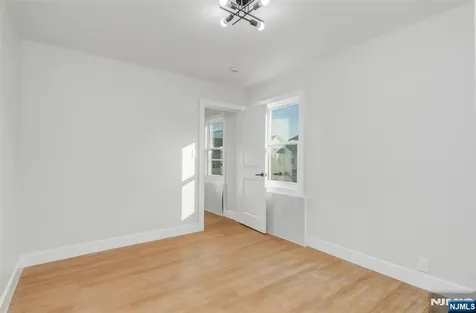 150 Hansbury Avenue Newark NJ 07112