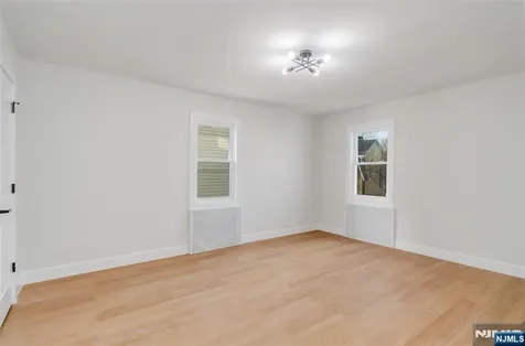150 Hansbury Avenue Newark NJ 07112