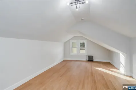 150 Hansbury Avenue Newark NJ 07112