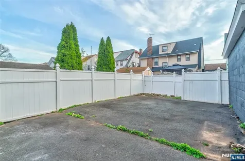 150 Hansbury Avenue Newark NJ 07112