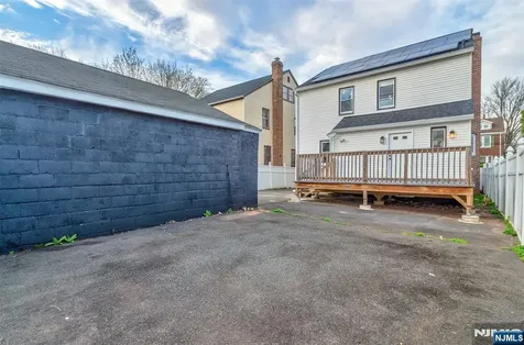 150 Hansbury Avenue Newark NJ 07112