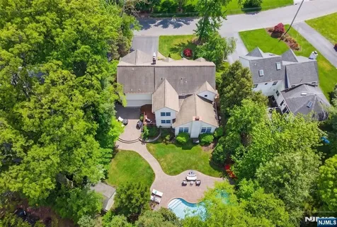 55 Canterbury Drive Ramsey NJ 07446