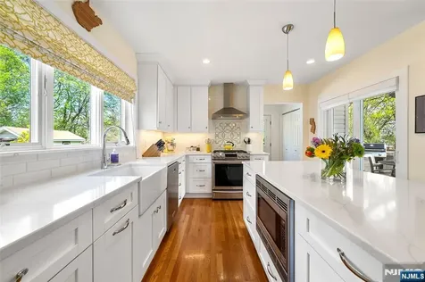 77 Oakdene Avenue Teaneck NJ 07666