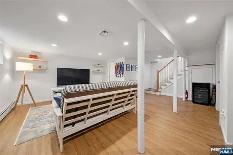 77 Oakdene Avenue Teaneck NJ 07666
