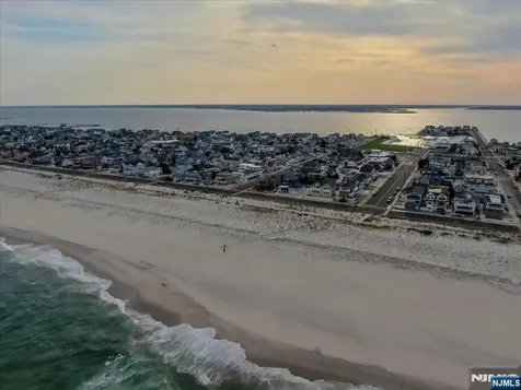 17 I Street Seaside Park NJ 08752