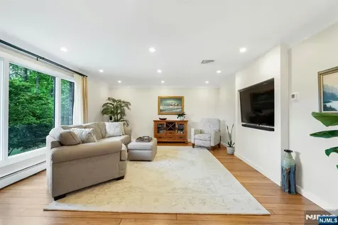 610 Monroe Street Ridgewood NJ 07450