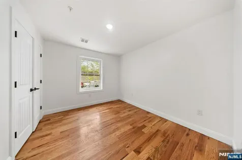 420 18th Avenue Newark NJ 07108