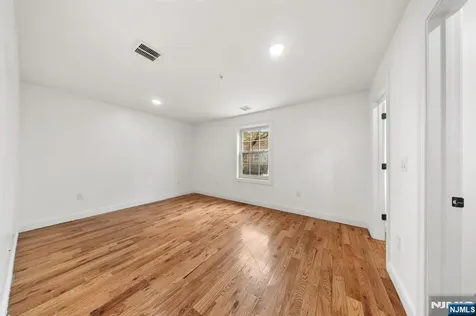 420 18th Avenue Newark NJ 07108