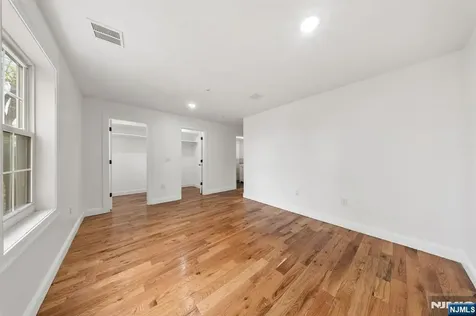 420 18th Avenue Newark NJ 07108